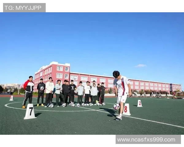 探索cc足球的魅力与发展潜力助力青少年成长与团队精神培养 探索cc足球的魅力与发展潜力助力青少年成长与团队精神培养